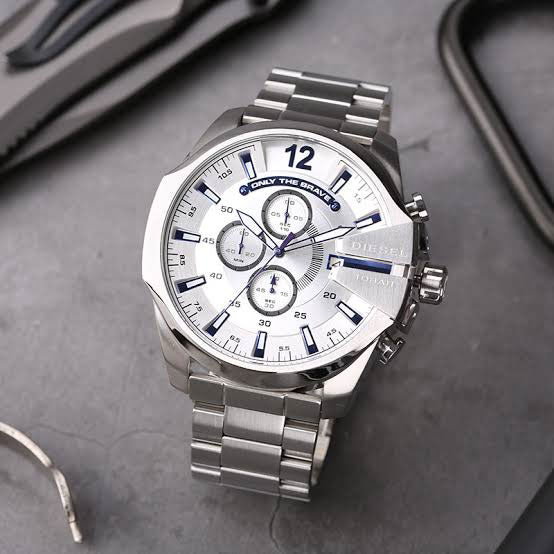 Diesel DZ4477 Mega Chief Chronograph Men's Watch – White Dial & Silver Stainless Steel Strap